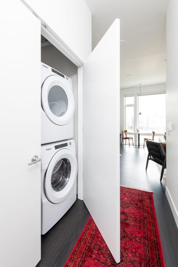 Flexhome Skywalk To Fiserv 1br U5 Milwaukee