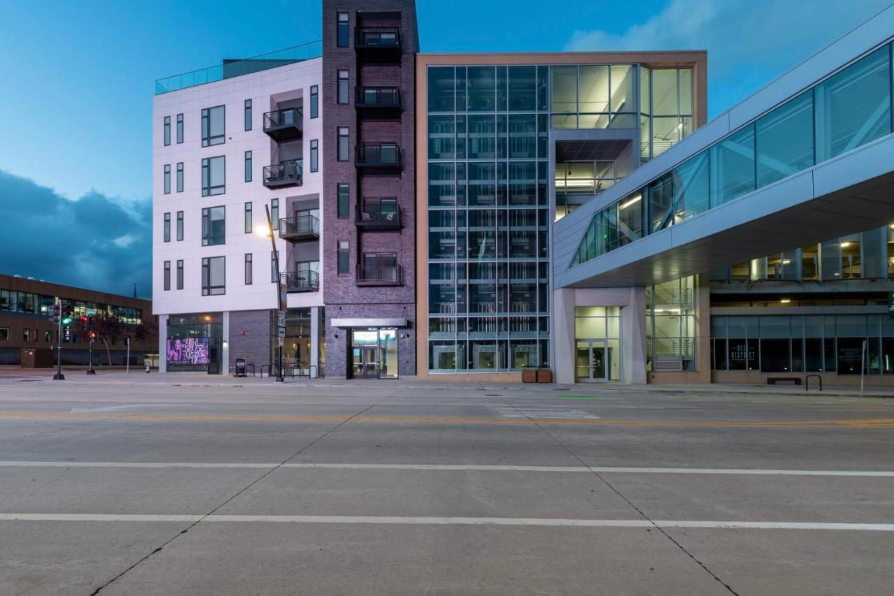 Flexhome Skywalk To Fiserv 1br U5 Apartment