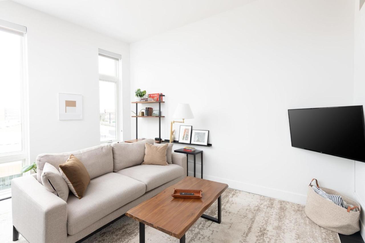 Flexhome Skywalk To Fiserv 1br U5 Milwaukee