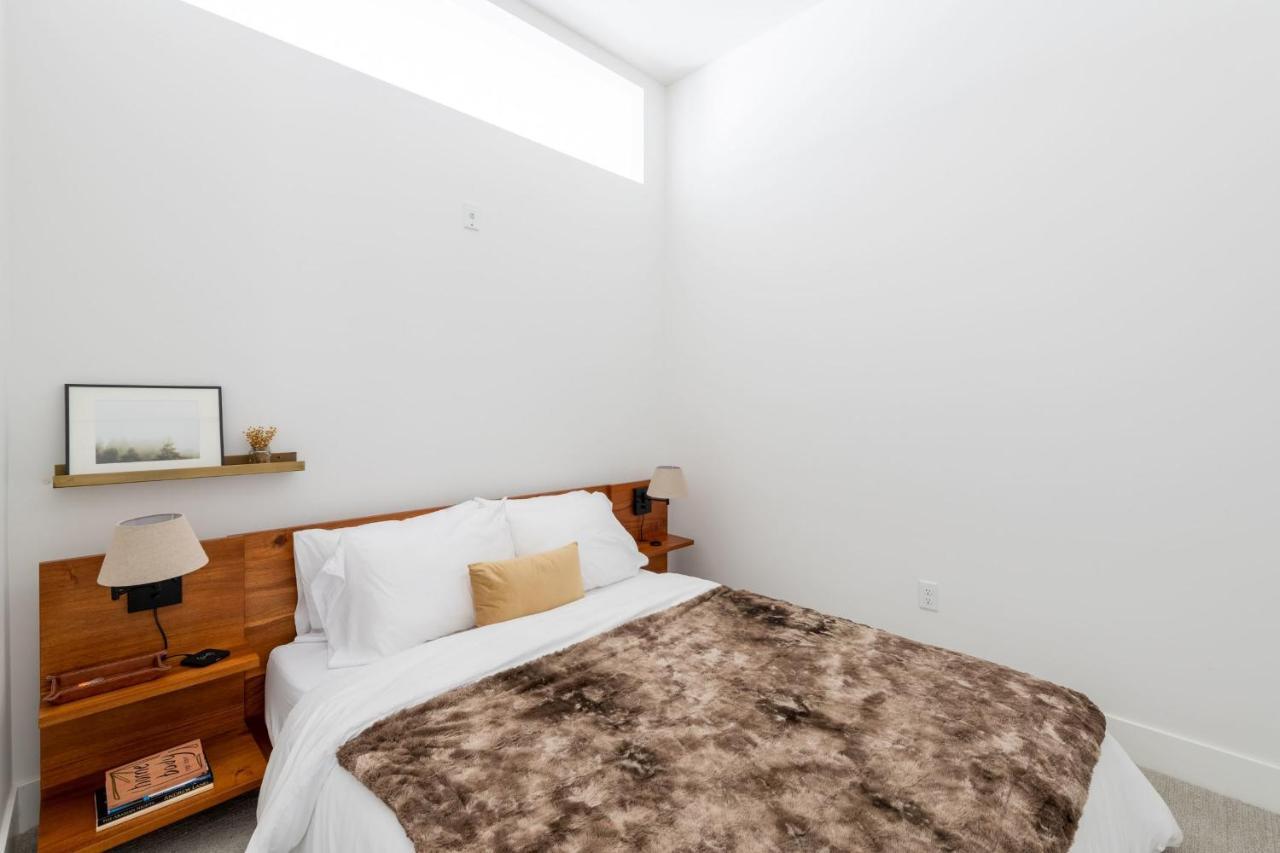 Flexhome Skywalk To Fiserv 1br U5 Apartment *
