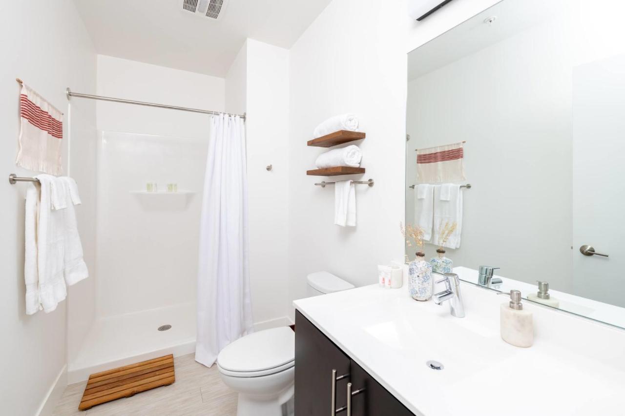 Flexhome Skywalk To Fiserv 1br U5 Apartment